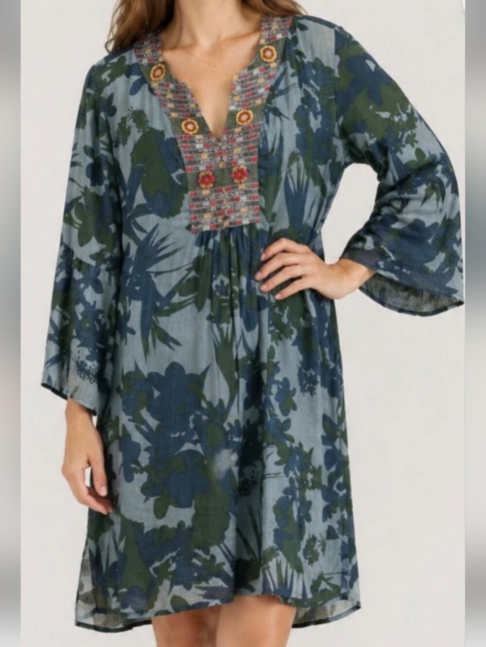 Johnny Was Blue Green Linen Embroidered V-Neck Mini Dress